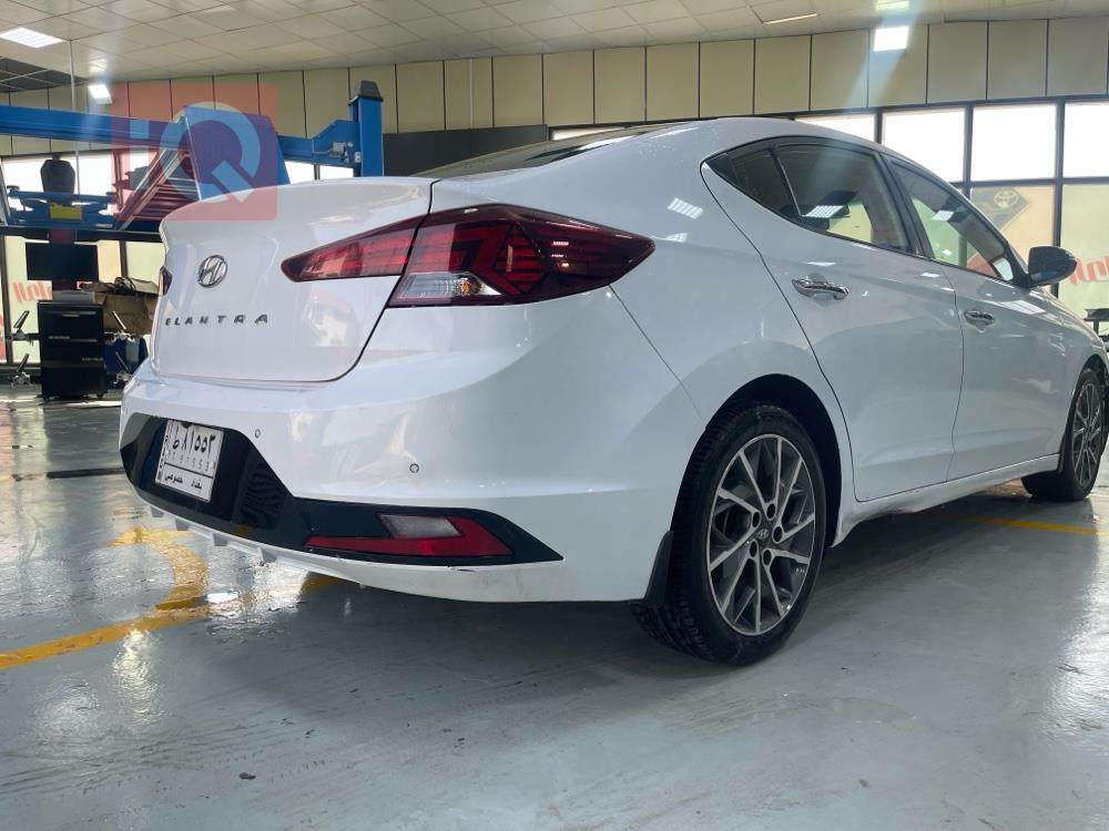 هیوندای ئەلەنترا